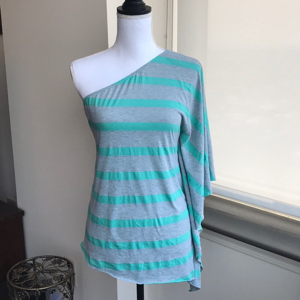 One shoulder gray and mint top